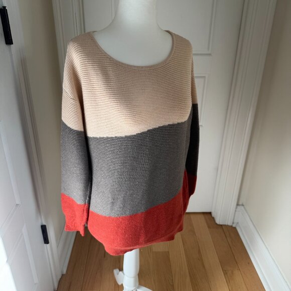 Revolution Colorblock Sweater - Picture 2 of 8